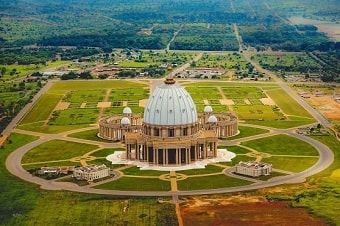 Côte-d'Ivoire-Basilica-of-Our-Lady-of-Peace-of-Yamoussoukro